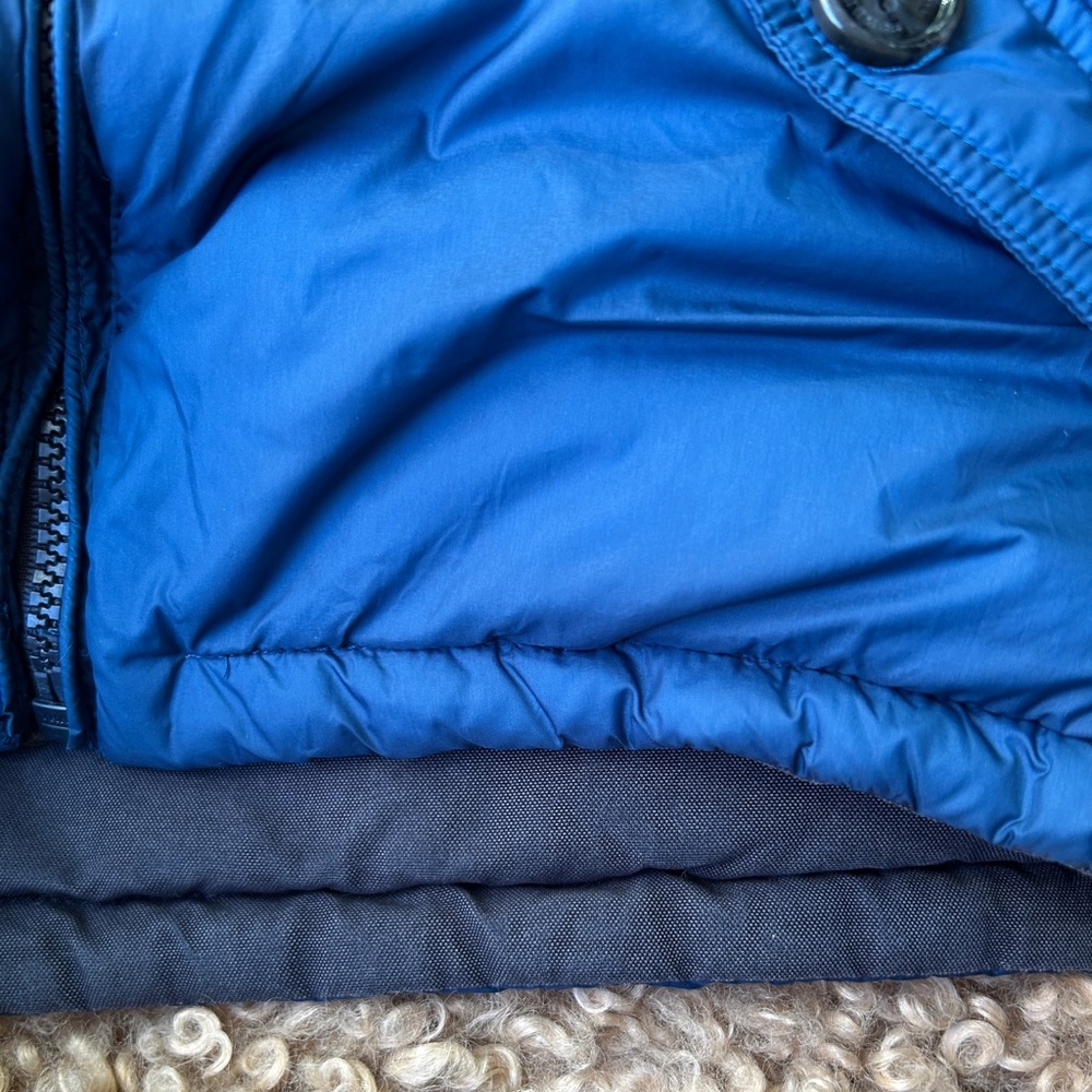 Burberry: Kids' Reversible Vest - 8Y - Picture 12 of 13